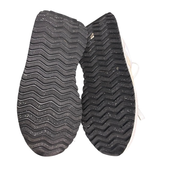 New Balance Women's Classic 237 Sneakers - Picture 8 of 10